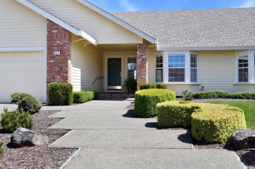 350 Miramonte Pl, Santa Rosa, CA 95409-6433