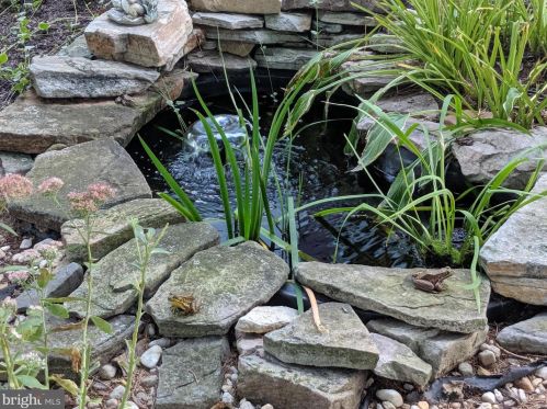 210 Hoernerstown Rd, Hummelstown PA  17036-9503 exterior