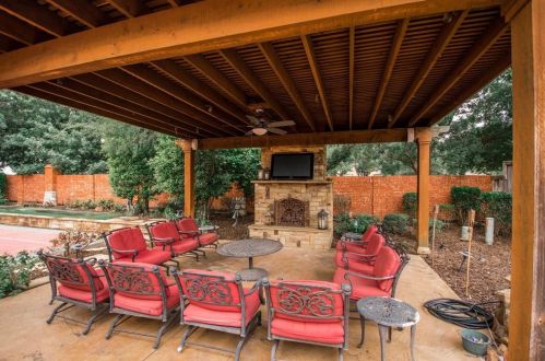 1313 Cayenne Dr, Lewisville TX  75028-3491 exterior