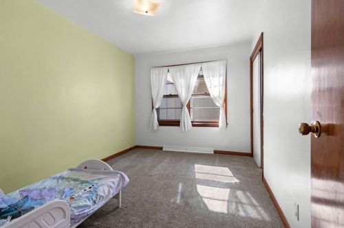 1138 Thrush St, Green Bay WI  54303-4336 exterior