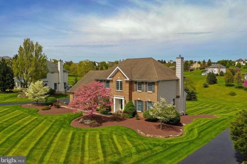 4748 York Dr, Orefield, PA 18069-2067