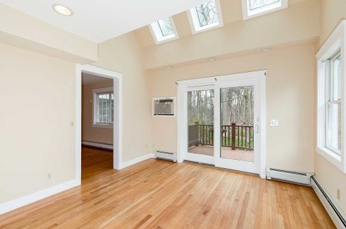 19 Loockerman Ave, Poughkeepsie NY 12601-5026 exterior