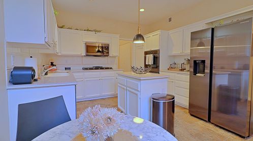 84 Lake Shore Dr, Rancho Mirage CA  92270-4054 exterior