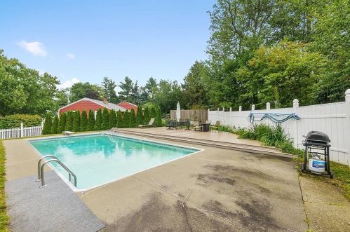 15 Crestview St, Keene NH  03431-2607 exterior