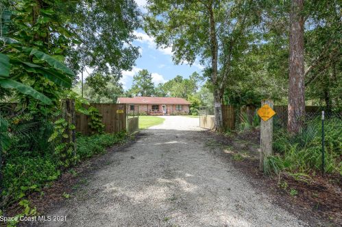 4747 Spanks St, Mims, FL 32754-4664