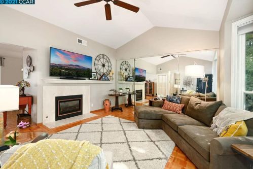 521 Sycamore Cir, Danville, CA 94526-4238