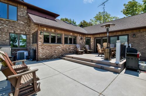 1432 Country Club Ln, Watertown WI  53098-4345 exterior