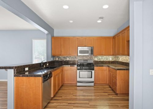 4237 Ivory Ln, Turlock CA  95382-7430 exterior