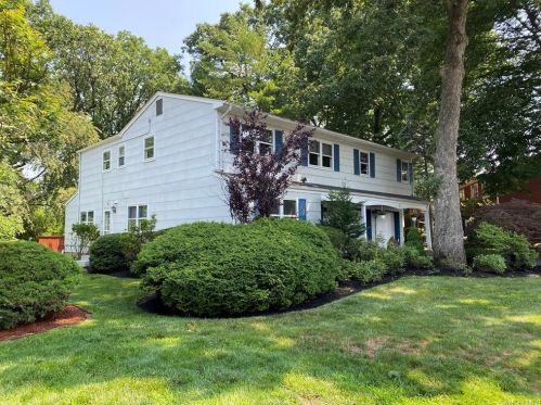 5 Helaine Ct, Orangeburg, NY 10962-2305
