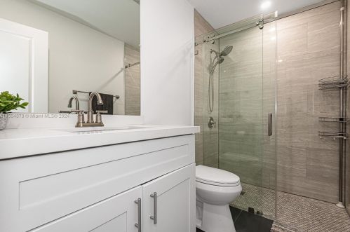 2634 38 Ave, Hollywood FL 33021-1937 exterior