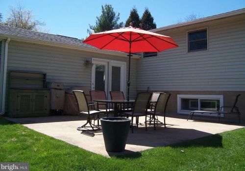 709 Mourning Dove Rd, Norristown, PA 19403-1818