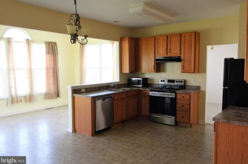 132 Parkers Dr, Dover DE  19904-1467 exterior