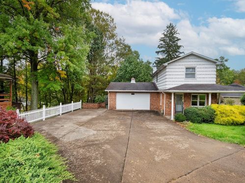 313 Alice St, Bentleyville, PA 15314-1301