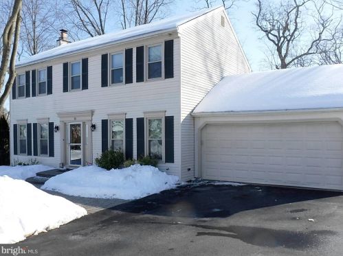 15 Stardust Dr, Southampton, PA 18966-2747