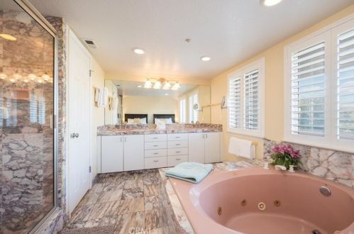 239 Park Ave, Pismo Beach CA  93449-2679 exterior