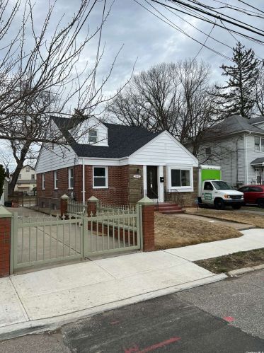 219-17 133rd Ave, Jamaica, NY 11413-1207