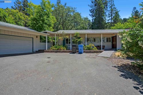530 Miner Rd, Orinda, CA 94563-1413