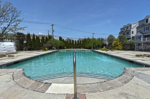 93 Sandpiper Cres, Milford CT  06460-7942 exterior