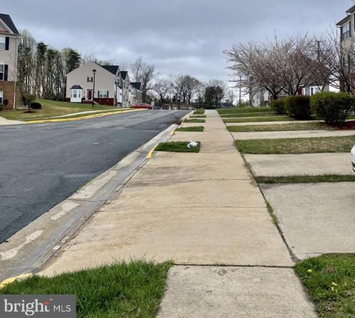 3324 Broker Ln, Woodbridge, VA 22193-8509