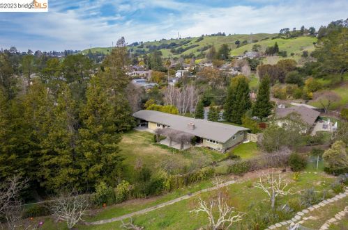 8 Rae Dr, Orinda CA  94563-4360 exterior