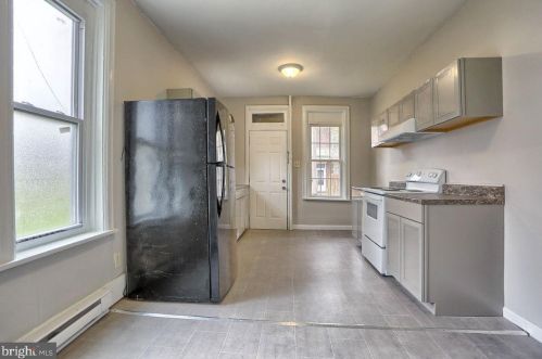 627 Oxford St, Harrisburg PA  17110-2521 exterior