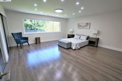 836 47th St, Oakland CA  94608-3202 exterior