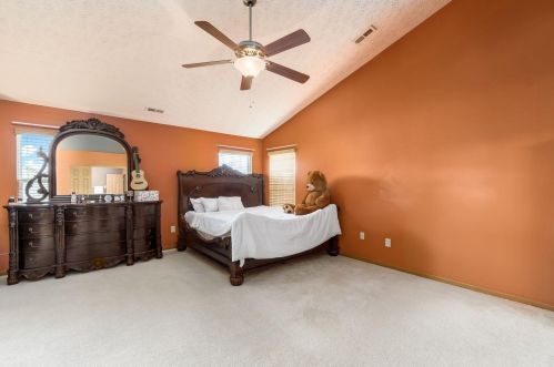 376 Enos Loomis St, Pataskala OH  43062-8160 exterior