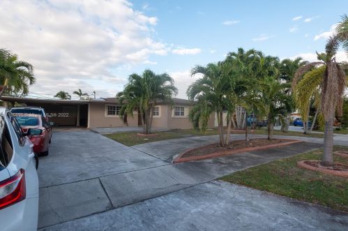 6265 111th Ter, Hialeah FL  33012-2354 exterior