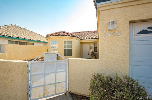3426 Mineral Park Dr, Bullhead City, AZ 86442-8640
