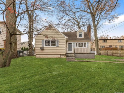 40 Glen Ave, Rye Brook NY  10573-2636 exterior