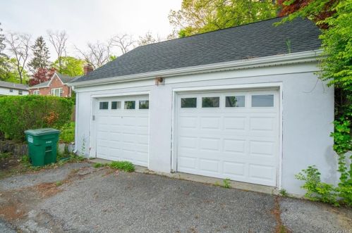20 Ivy Hill Rd, Mahopac, NY 10541-1208