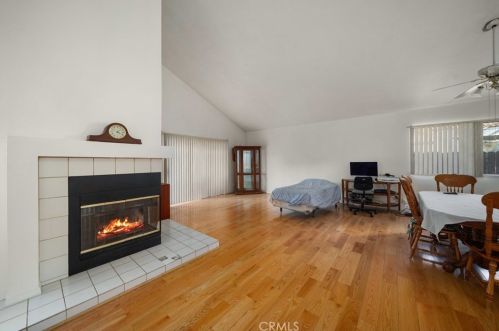 44913 Fenhold St, Lancaster, CA 93535-1124