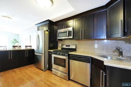 512 17th St, Union City, NJ 07087-3205