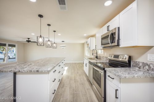 2520 Calle Cordova, Tucson AZ  85710-5732 exterior