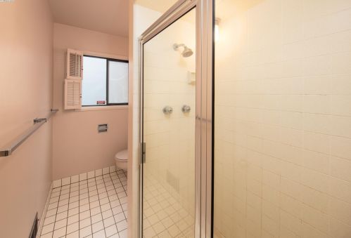 1933 Asilomar Dr, Oakland CA  94611-2309 exterior