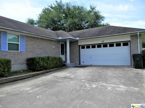 23 Champions Dr, Seguin TX  78155-7007 exterior