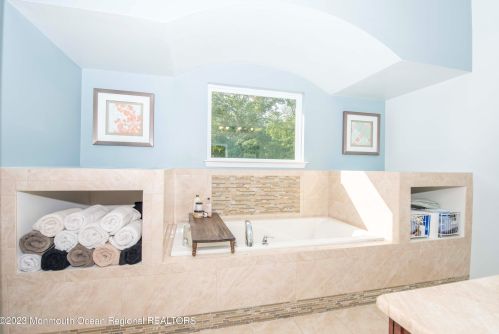 9 Maxim Ct, Jackson Twp NJ 08527-3893 exterior