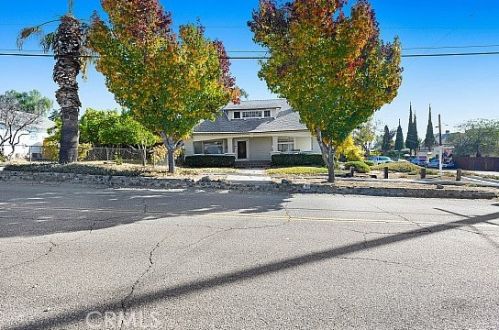 228 Spring St, Lake Elsinore CA  92530-4103 exterior