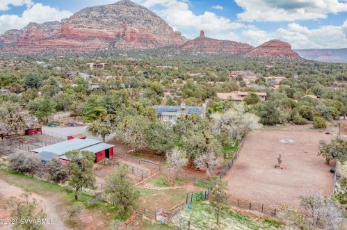 455 Color Cv Rd, Sedona AZ 86336-3637 exterior