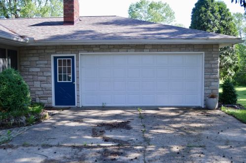 345 Mohican Dr, Crooksville, OH 43731-9729