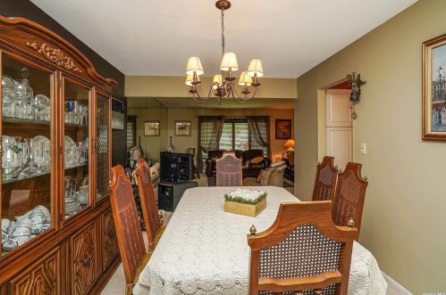 21 Manchester Dr, Bethpage NY  11714-3203 exterior