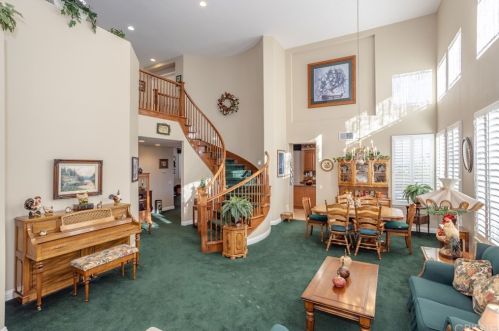 28770 Bruin Pl, Santa Clarita, CA 91390-5285