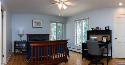 11 Glenwood Dr, Upper Saddle River NJ  07458-3303 exterior