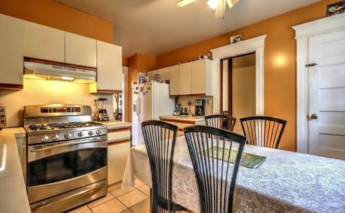 76 Savoy St, Bridgeport CT 06606-4122 exterior