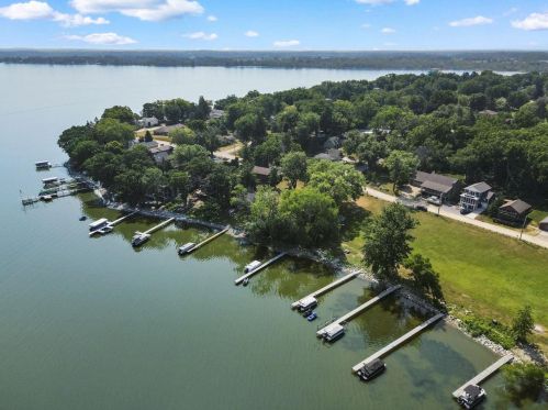 11618 Maple Beach Dr, Edgerton WI  53534-9078 exterior