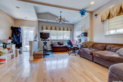 94-40 133rd Ave, Jamaica, NY 11417-1227
