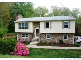 63 Highland Dr, Waterbury, CT 06712-1110