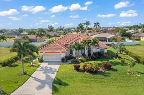 1700 30th Ter, Cape Coral, FL 33914-4071