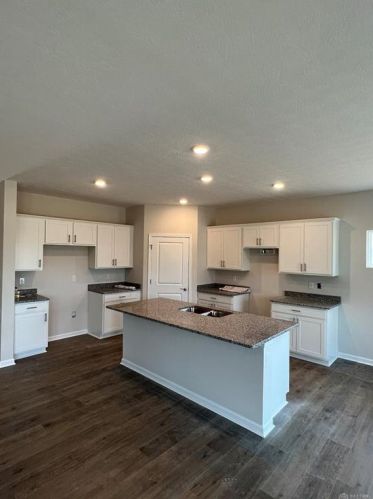 7924 Parsley Pl, Englewood, OH 45315-7946