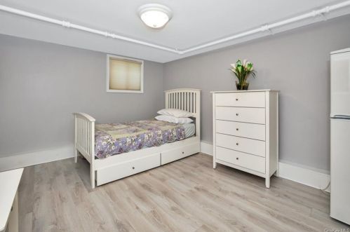 255 Kensico Rd, Thornwood NY  10594-1656 exterior